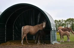Læskur, 3 x 3 x 2,8 m, med åbne sider
