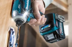 Makita 40V slagskruetrækkersæt, inkl. batterier og ekstra varer