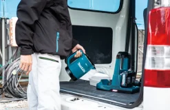 Makita 40V vinkelslibersæt, inkl. batterier og ekstra varer